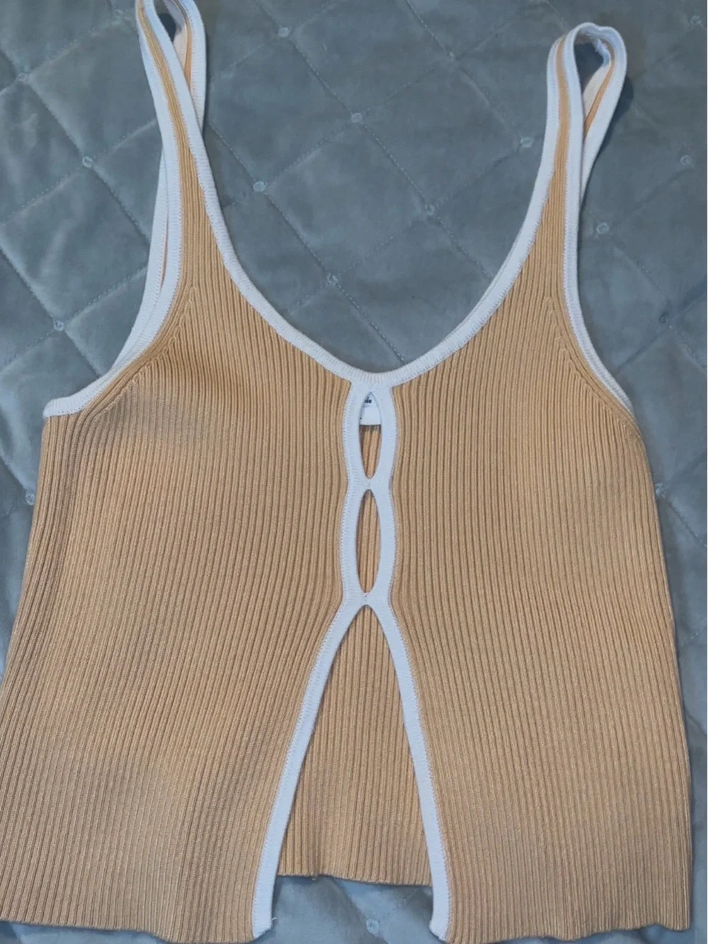 Abercrombie & Fitch Beige Ribbed Tank with White Trim - Picture 1 of 2